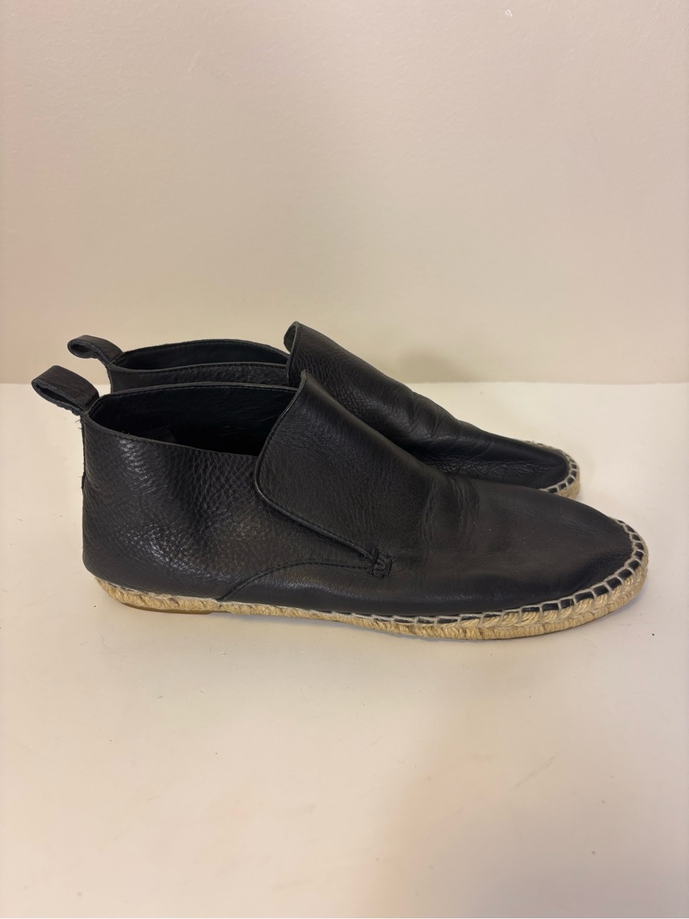 Vince Black Leather Espadrille Slip-On Shoes Women’s 7